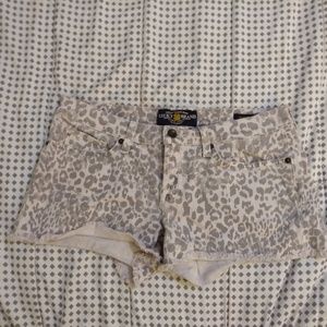Lucky brand leopard print cream shorts EUC